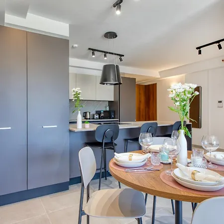 Modern 1bedroom St Julians Sleeps 4 *