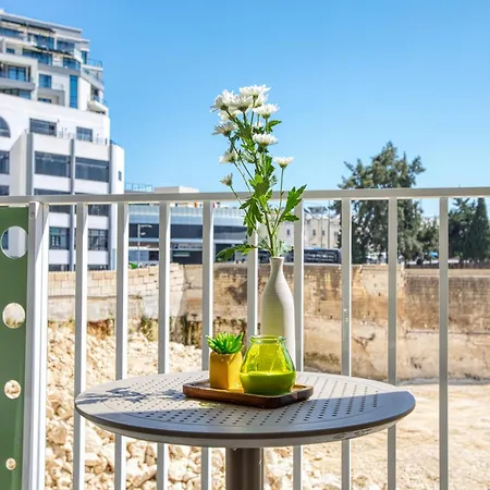 Apartment Modern 1bedroom St Julians Sleeps 4